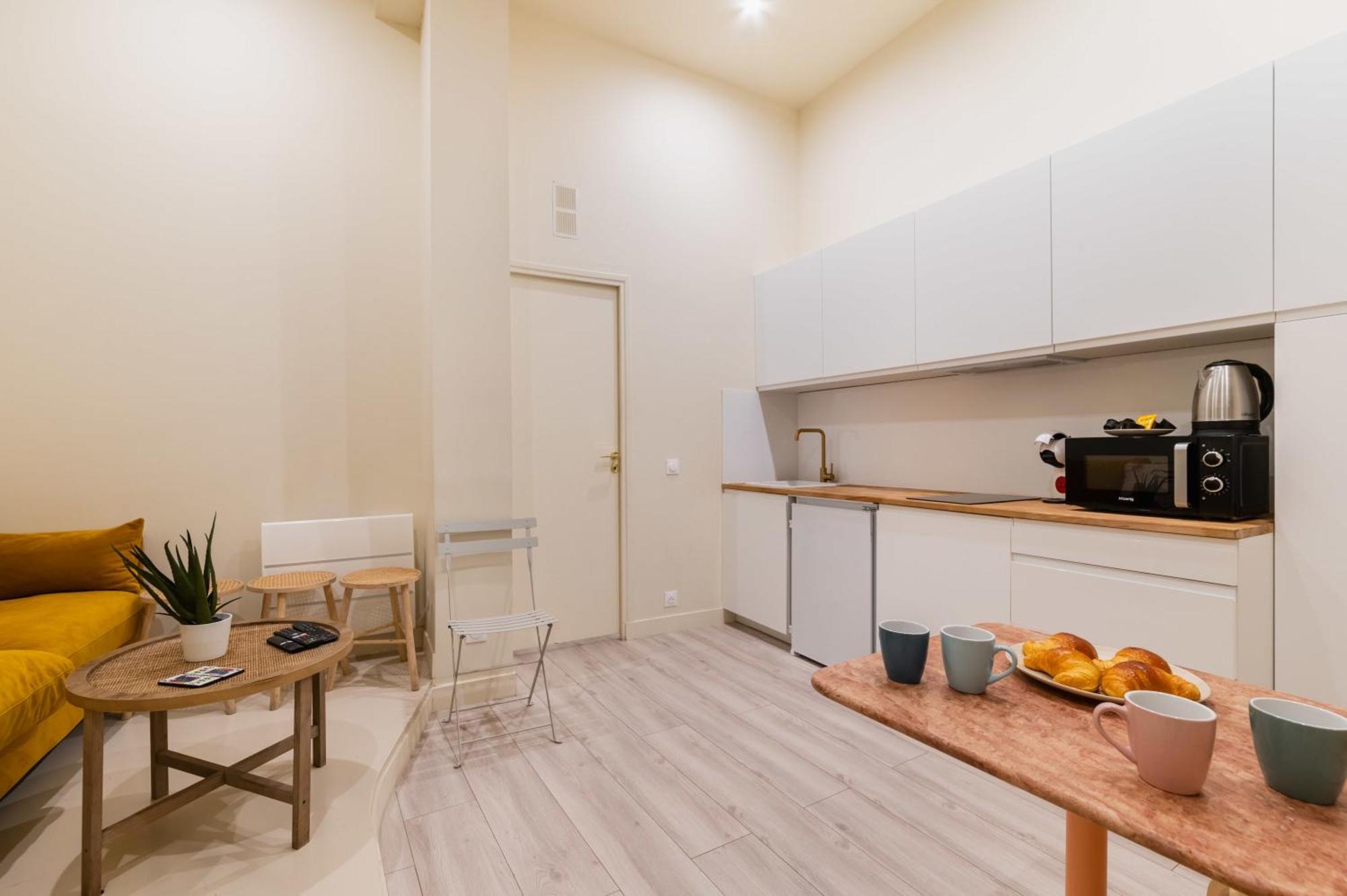 Charmant Appartement Moderne Haut Marais - 4P - Flat-Guest Париж Екстериор снимка