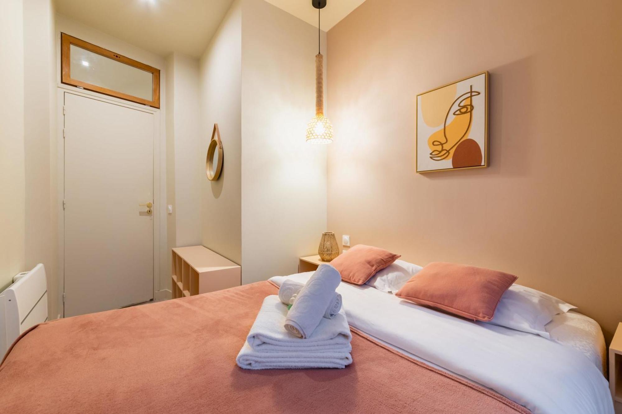 Charmant Appartement Moderne Haut Marais - 4P - Flat-Guest Париж Екстериор снимка
